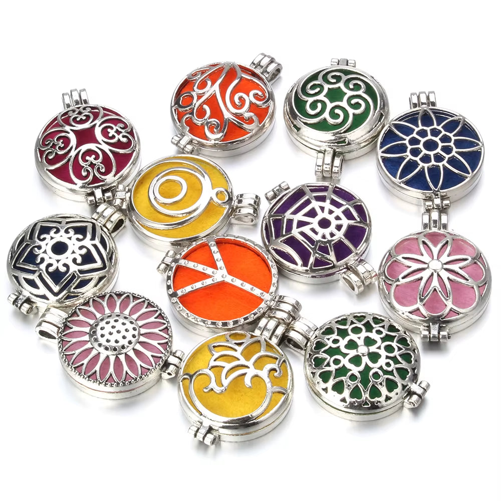 New Aroma Diffuser Necklace Vintage Flower Open Lockets Pendant Perfume Essential Oil Diffuser Aromatherapy Necklace
