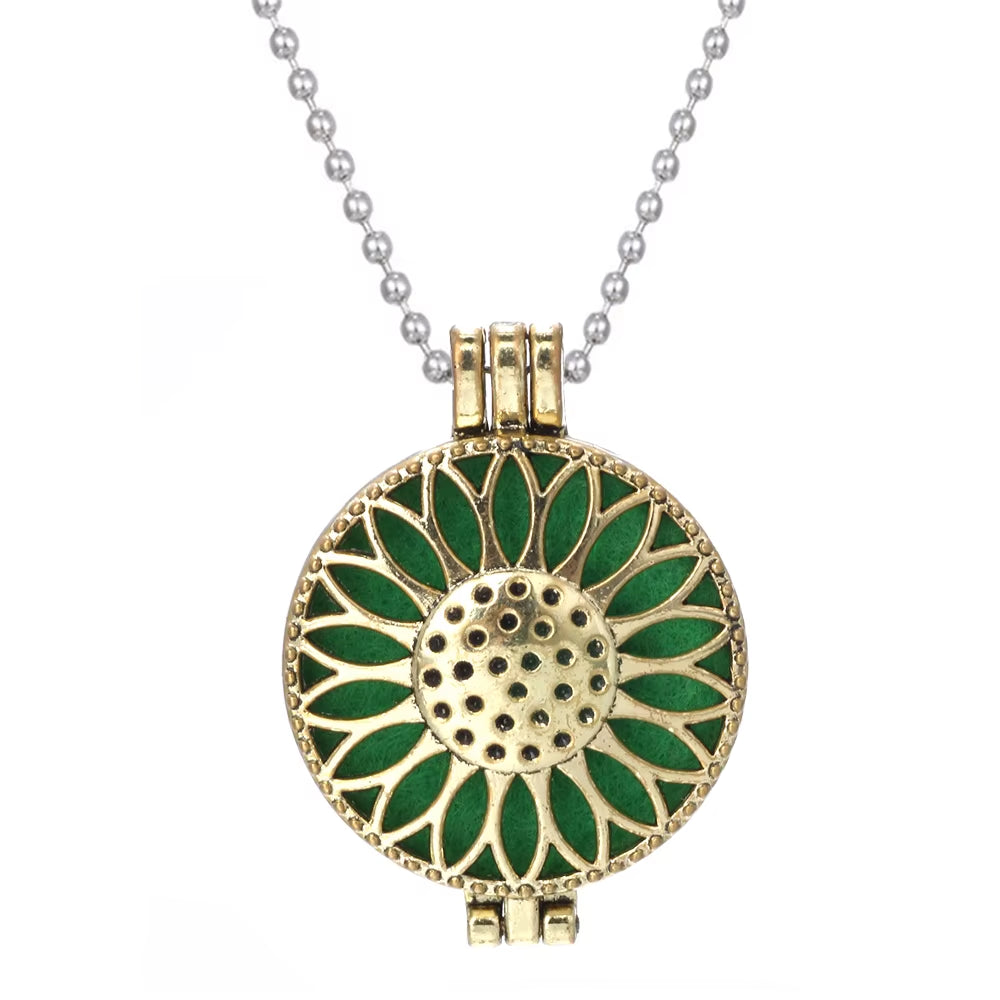 New Aroma Diffuser Necklace Vintage Flower Open Lockets Pendant Perfume Essential Oil Diffuser Aromatherapy Necklace